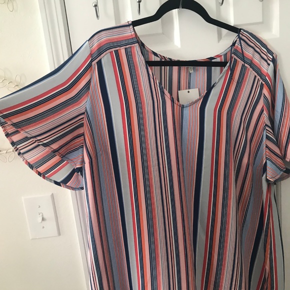 blouse - Picture 2 of 2